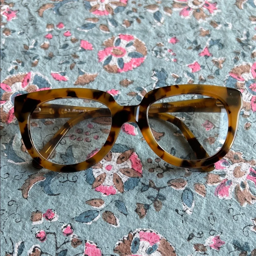 Anthropologie Readers +2.00 - Picture 1 of 5